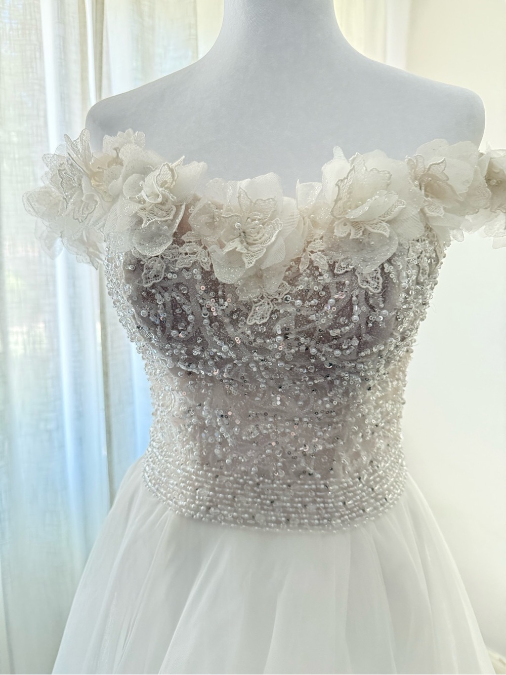 Ronald Joyce Off The Shoulder Tulle ALine Gown - Sample Dress size 6 - Picture 4 of 14